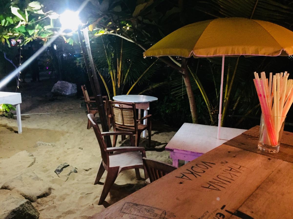 Sea Side Guest House 탕갈레 외부 사진